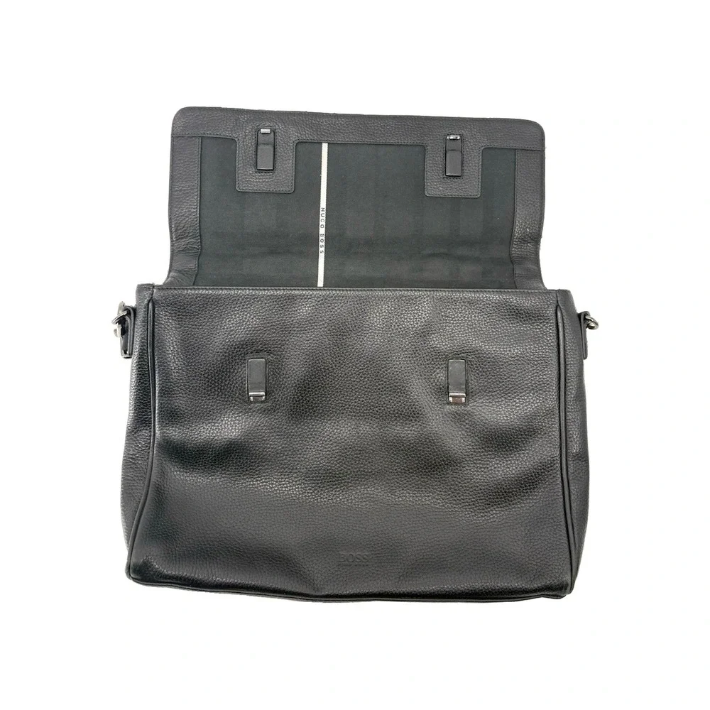 HUGO BOSS Pebbled Leather Laptop Messenger Bag Black Magnetic Gunmetal Hardware